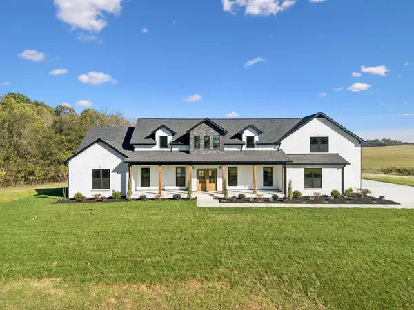 2395 Gunn Rd,  Adams,  TN 37010