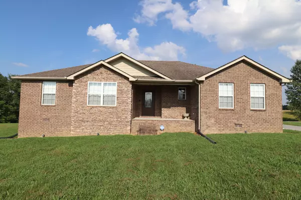 120 Mai Ridge Ln, Lafayette, TN 37083