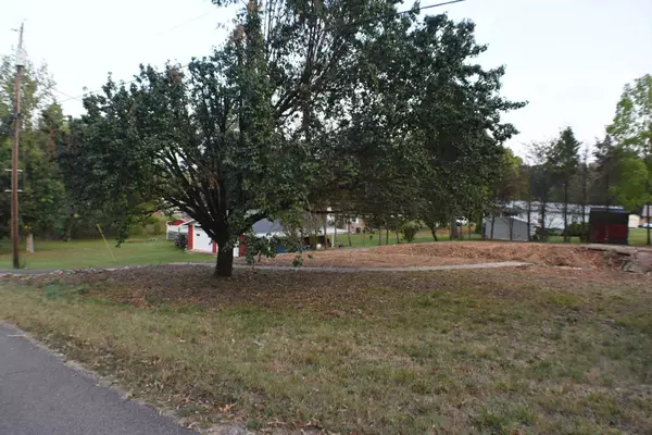 Linden, TN 37096,218 Cedar Ave