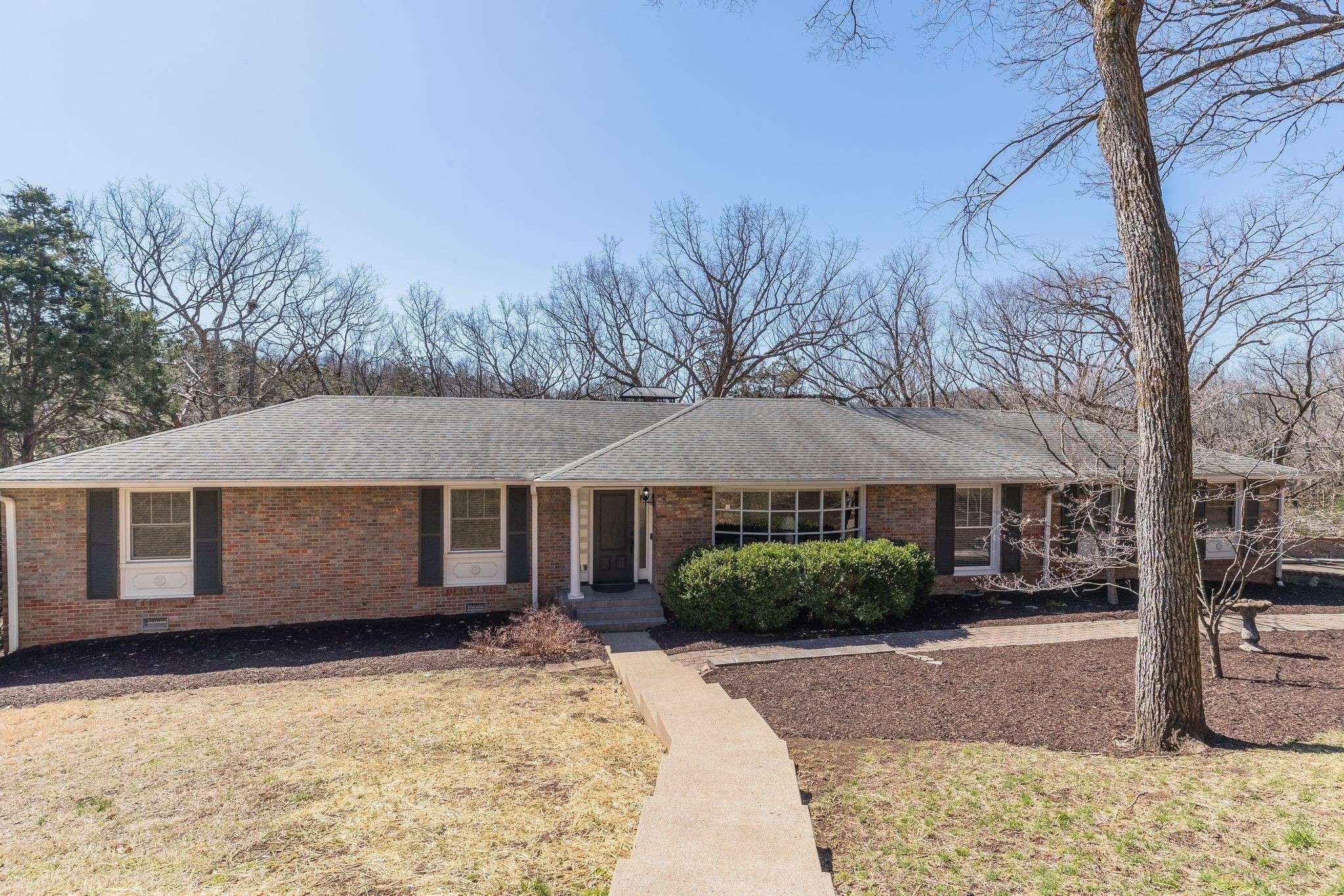 4631 Shys Hill Rd, Nashville, TN 37215