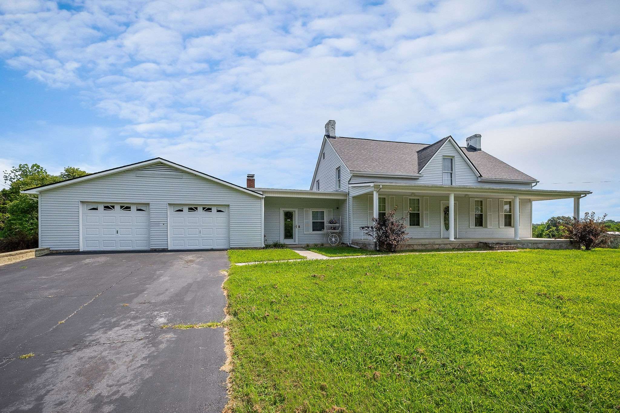Sparta, TN 38583,923 Peeled Chestnut Ln