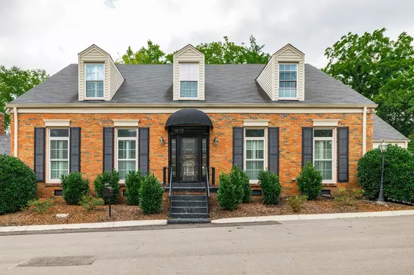 Nashville, TN 37215,9 Redbud Dr