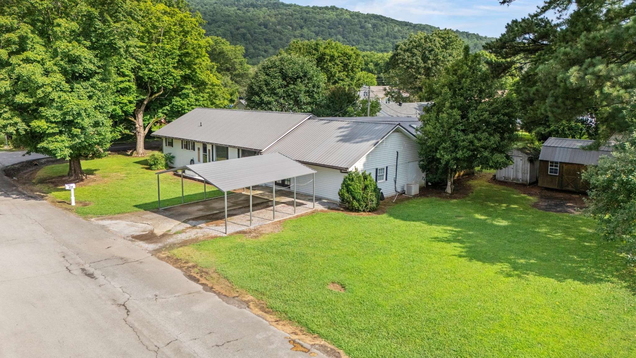 Jasper, TN 37347,314 W 2nd Street