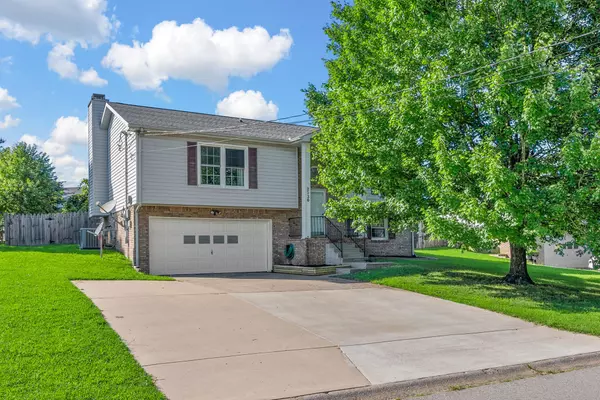 2130 Amadeus Dr, Clarksville, TN 37040