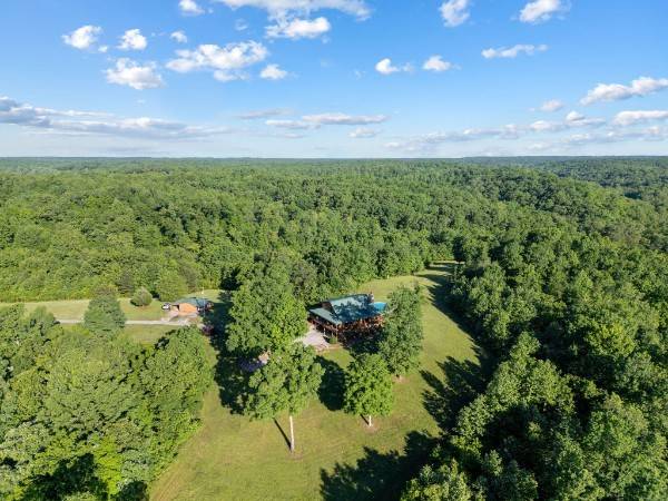 Nunnelly, TN 37137,2270 Highway 230 #W