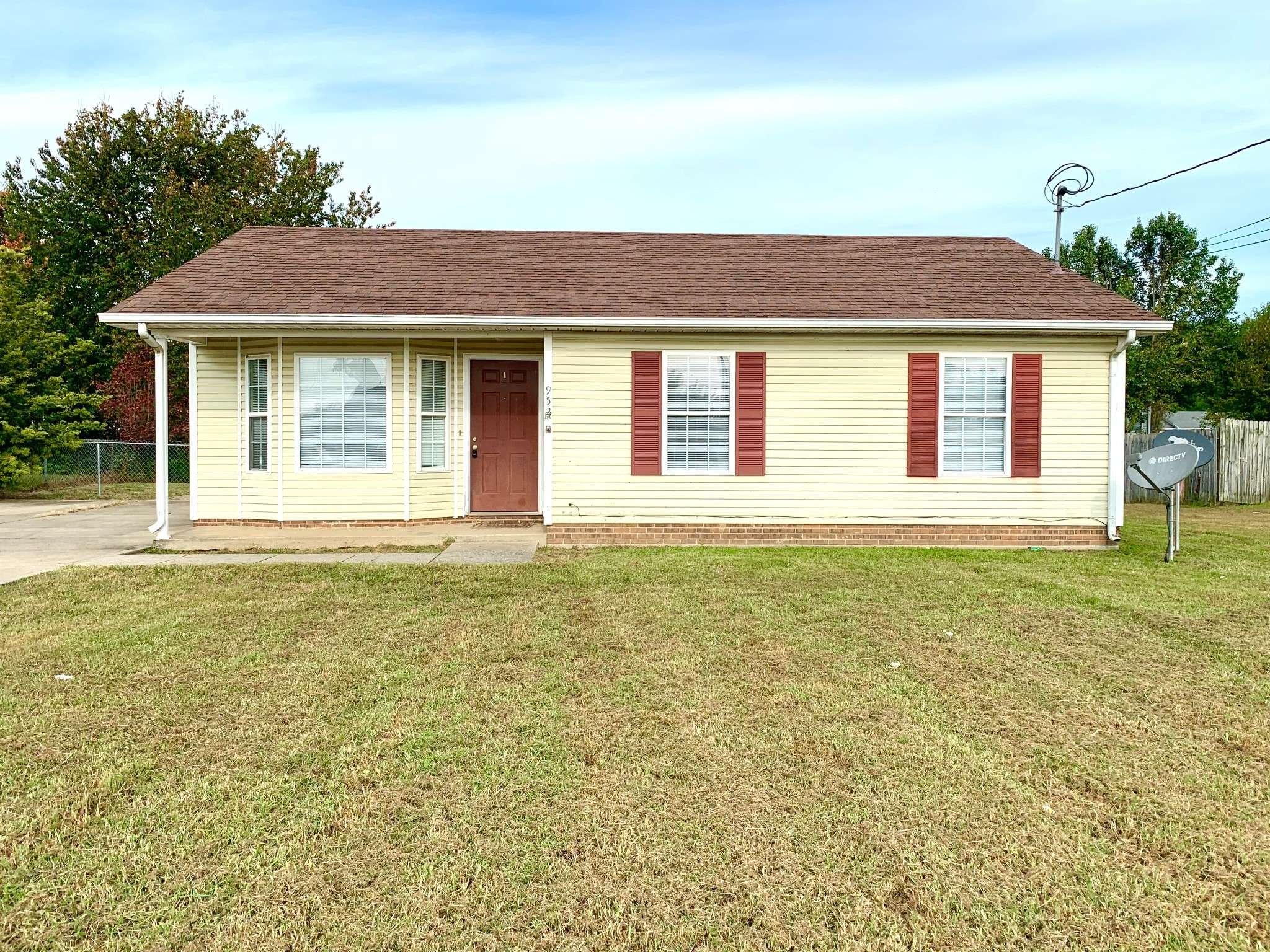 953 Van Buren Ave, Oak Grove, KY 42262