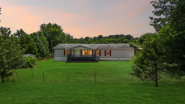 1251 Hazelwood Rd, Columbia, TN 38401