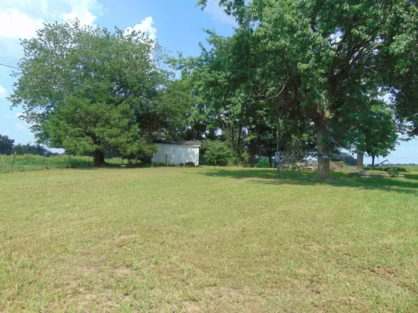 Ethridge, TN 38456,42 Oaks Rd