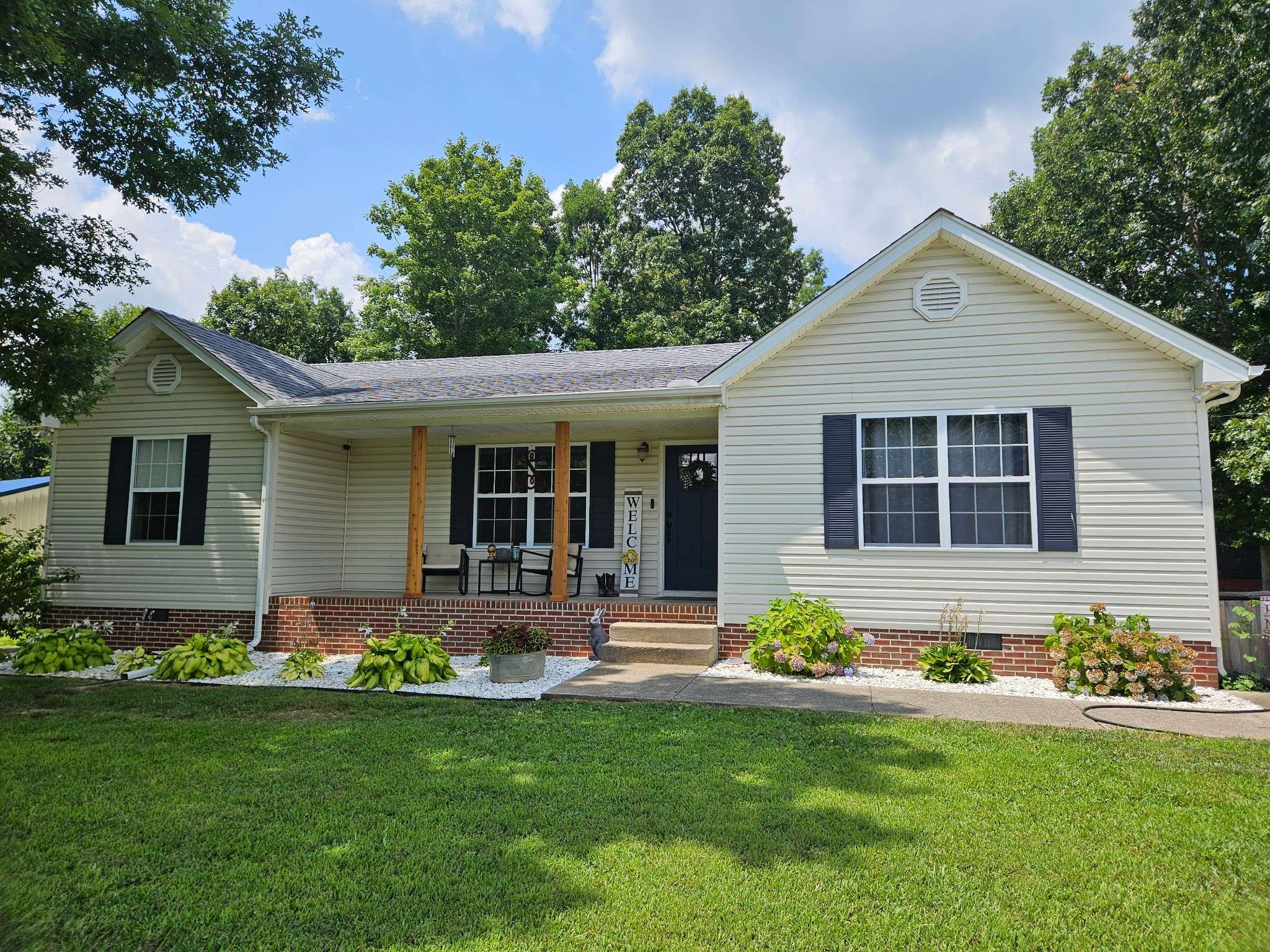 Charlotte, TN 37036,3041 Bowker Rd