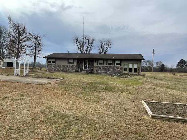 Big Sandy, TN 38221,3855 Sulphur Creek Rd