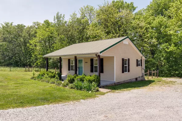 1956 Mooresville Pike, Culleoka, TN 38451