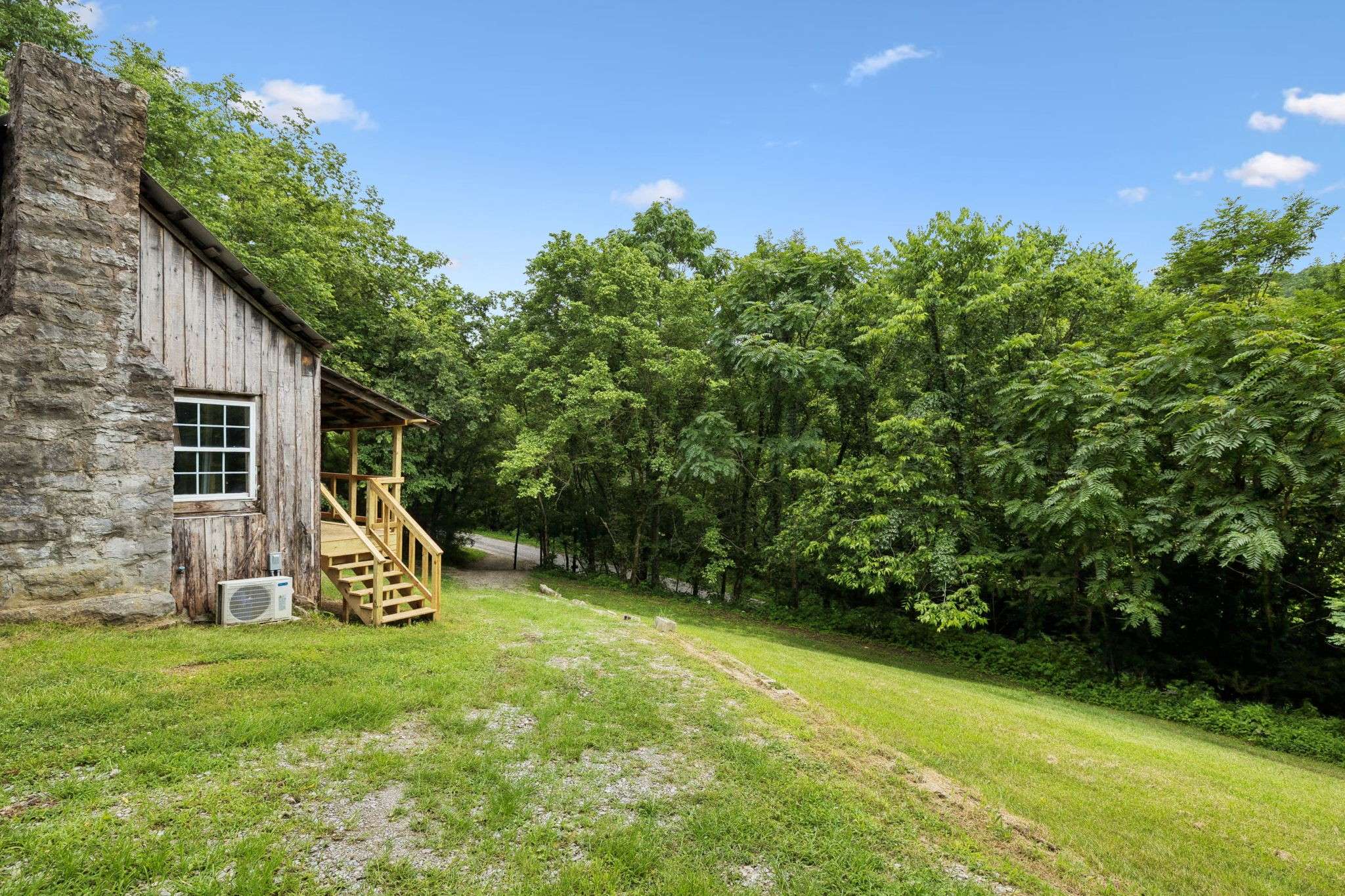 Gordonsville, TN 38563,115 Dyer Branch Rd