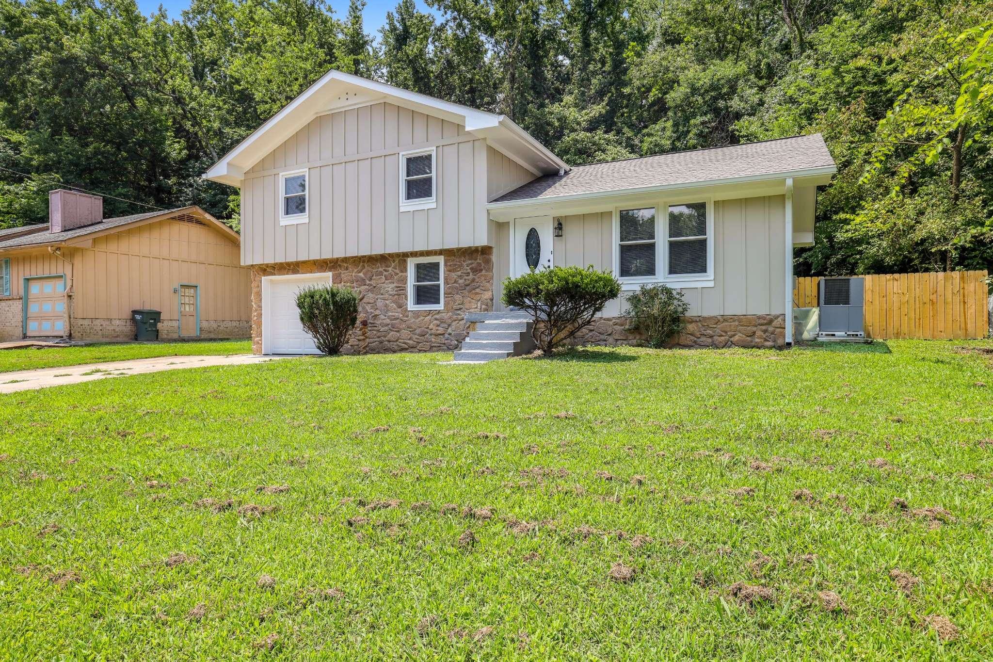 648 Mercer Dr, Hermitage, TN 37076