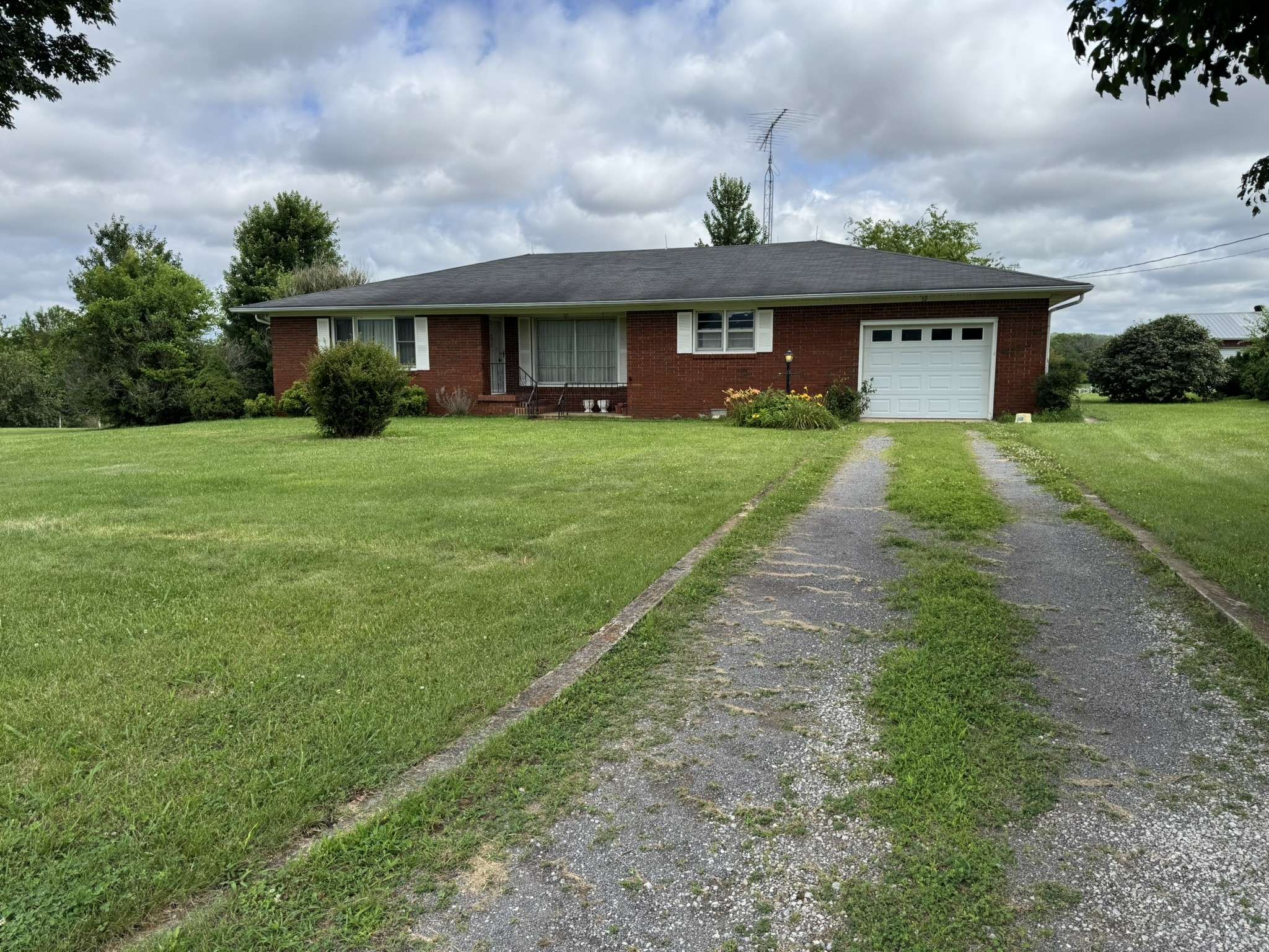 Huntland, TN 37345,39 Sugar Cove Rd