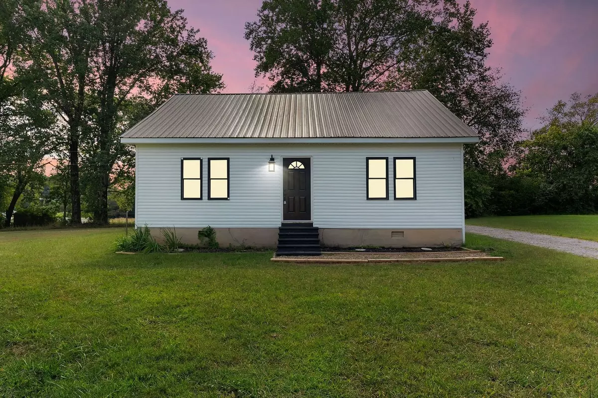 Winchester, TN 37398,114 Allen Dr