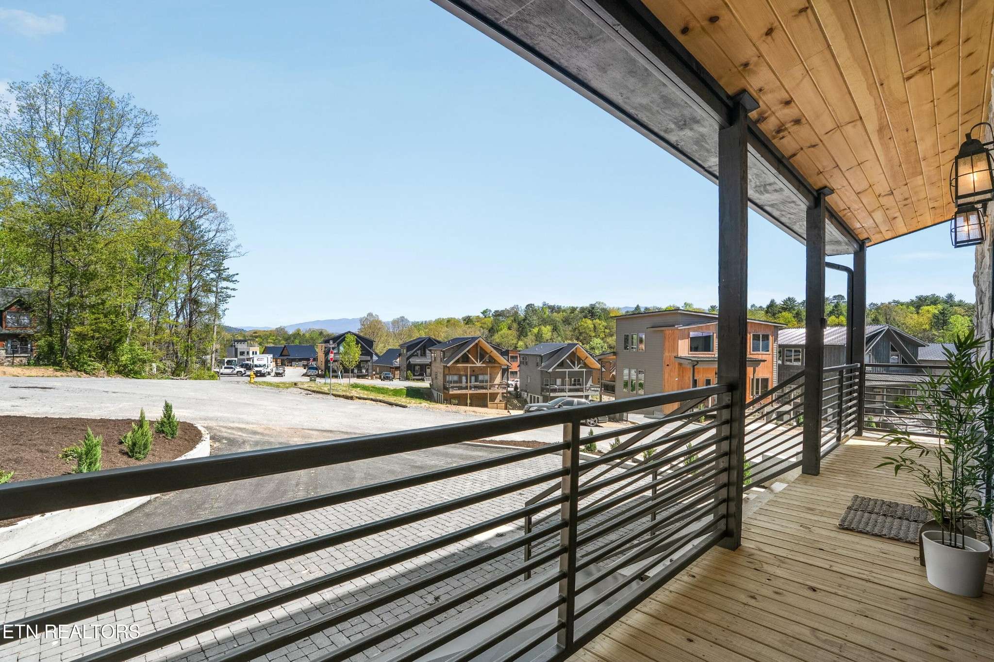 Pigeon Forge, TN 37863,402 Hatchet Way
