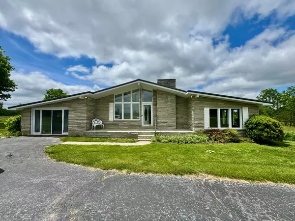 1039 Old Martha Washngton Rd, Clarkrange, TN 38553