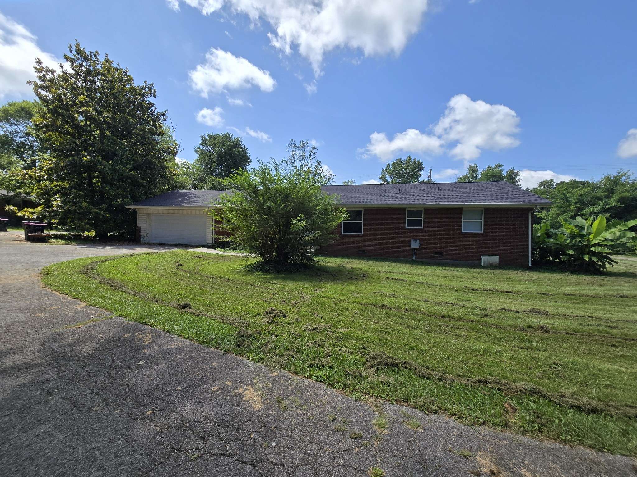 Greenbrier, TN 37073,7044 Bethel Rd