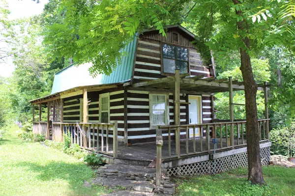 864 Pleasant Shade Ln, Monterey, TN 38574