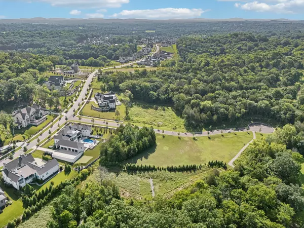 College Grove, TN 37046,8905 Dovetail Ct