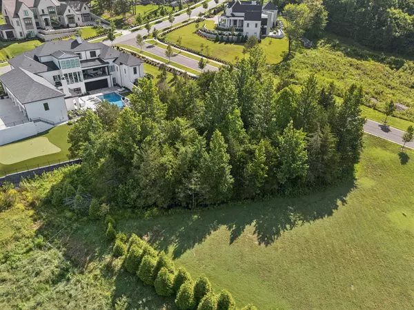 College Grove, TN 37046,8905 Dovetail Ct