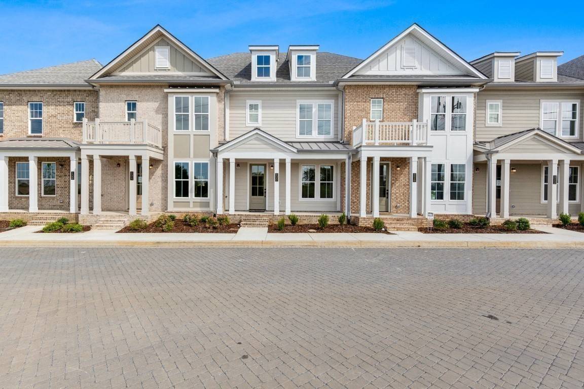 216 Nearwater Place, Hendersonville, TN 37075