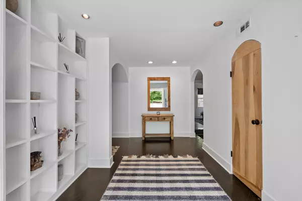 Nashville, TN 37215,5910 Willshire Dr