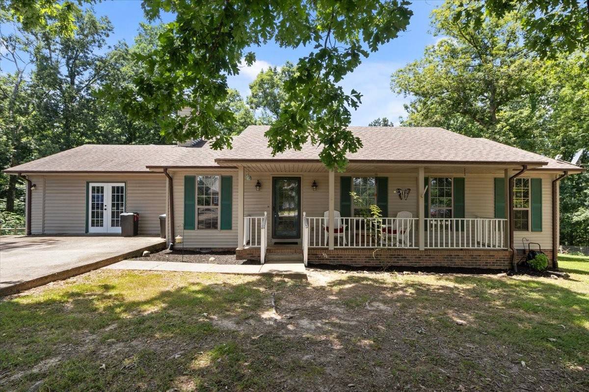 Tennessee Ridge, TN 37178,169 Oak Crest Dr