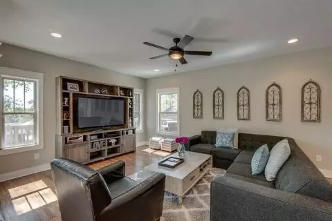 Nashville, TN 37206,944 West Ave