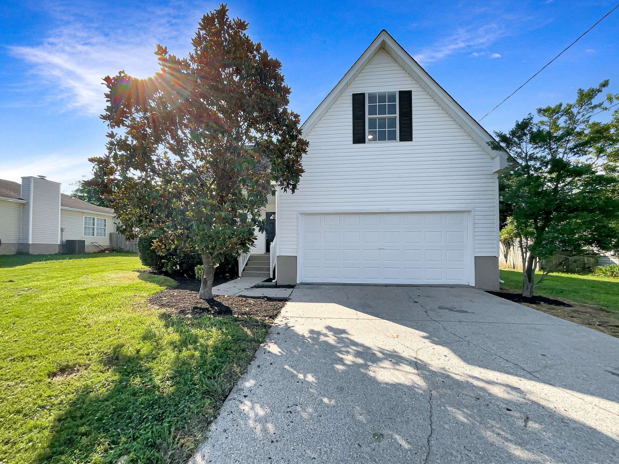 510 Holland Ridge Dr, La Vergne, TN 37086