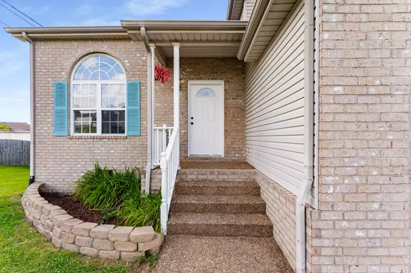 La Vergne, TN 37086,5105 Mountain Breeze Ct
