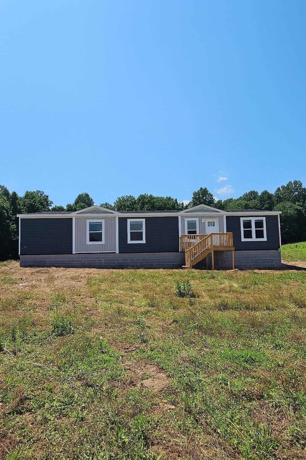 5252 White Springs Ln, Lafayette, TN 37083