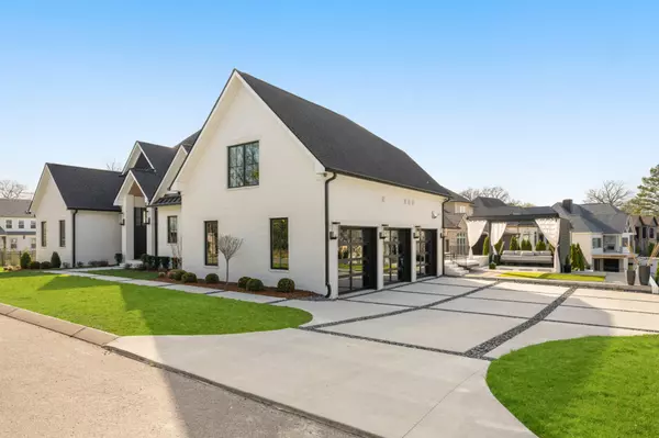 Old Hickory, TN 37138,3037 Lakeshore Dr