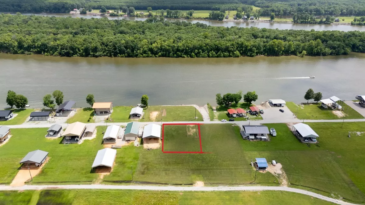 Clifton, TN 38425,35 WC Pickett