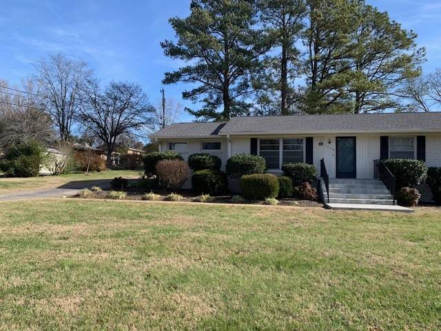 1206 Park Mere Dr, Columbia, TN 38401