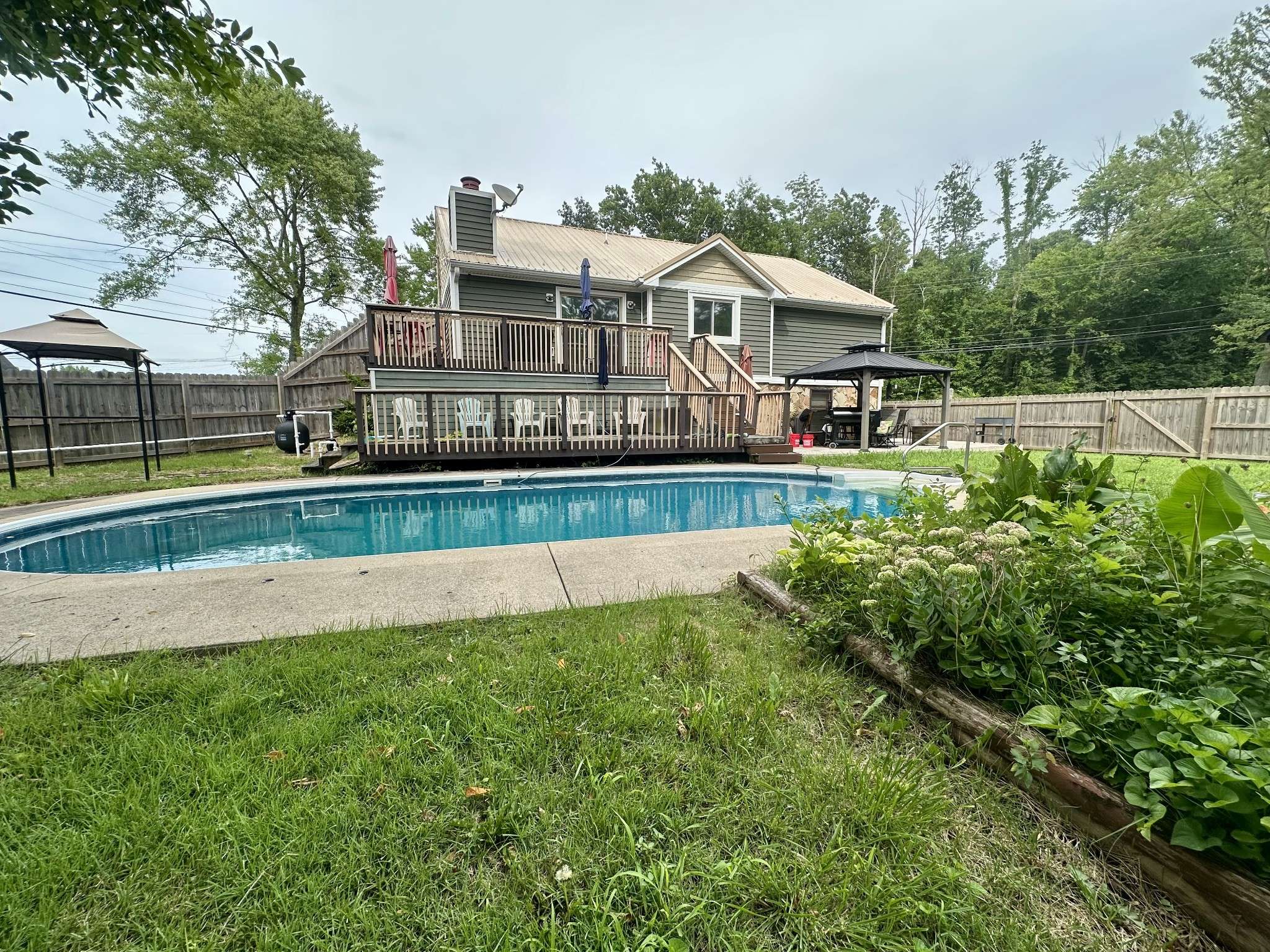 560 Magnolia Dr, Clarksville, TN 37042