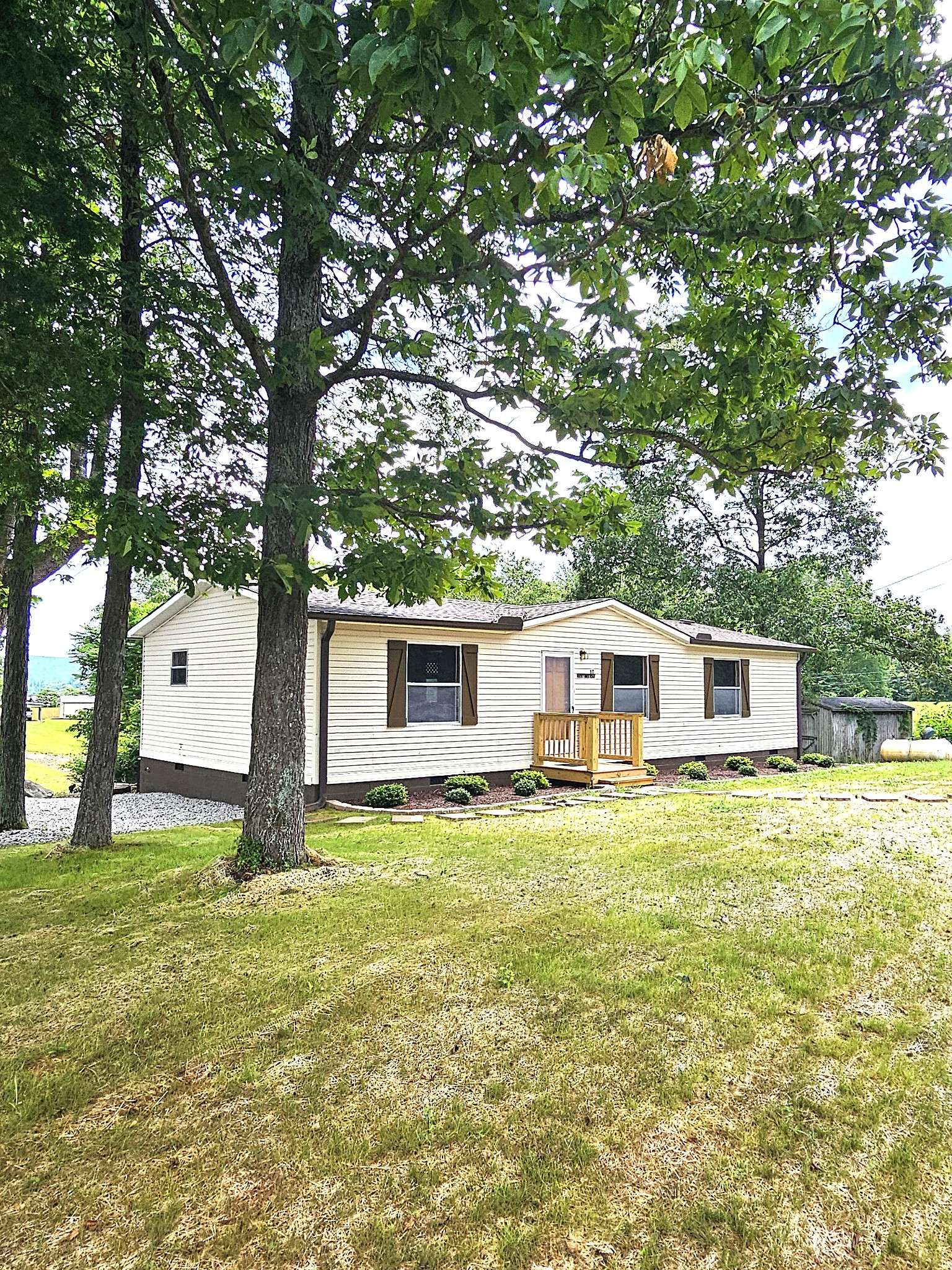 Rock Island, TN 38581,17 Rocky River Rd