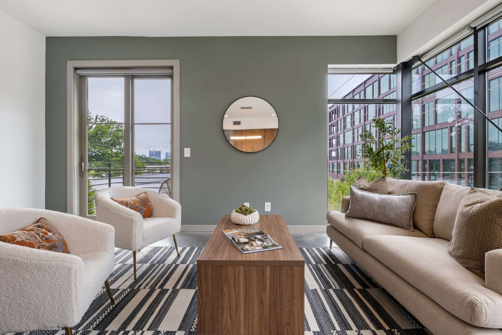 Nashville, TN 37203,1247 Martin St #301