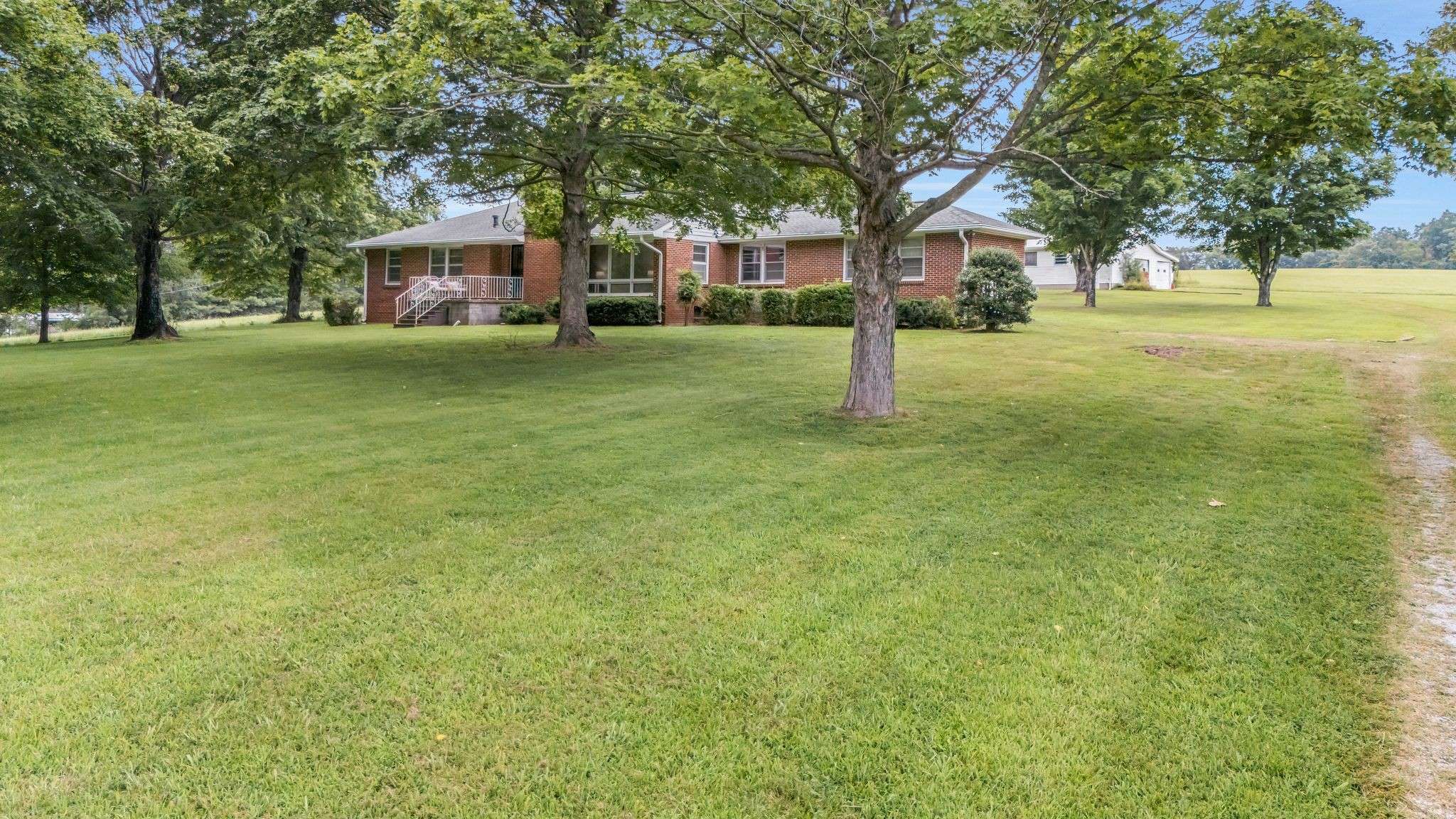 1305 Hwy 48 South, Dickson, TN 37055