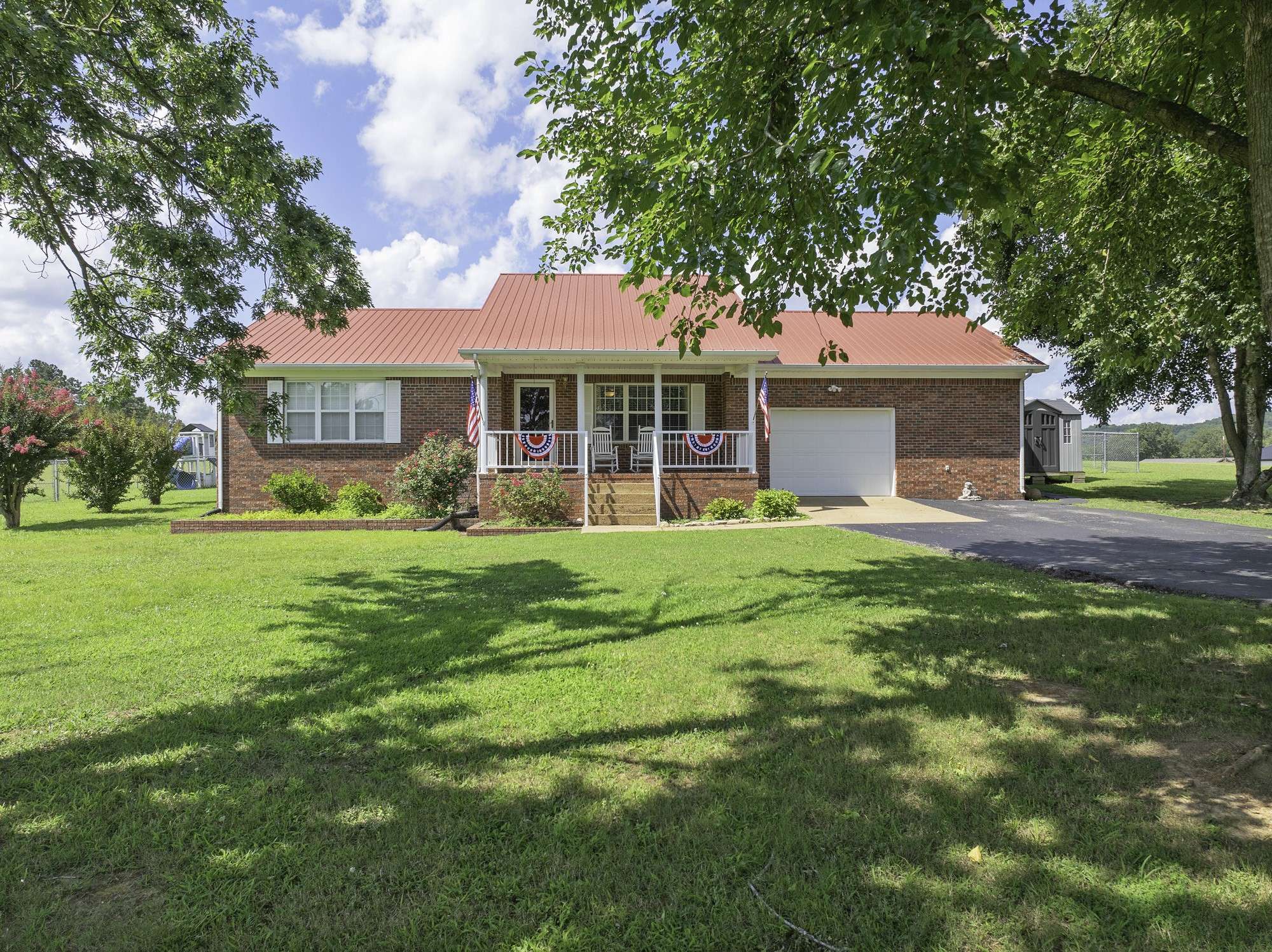 127 Fisherdale Dr, Decaturville, TN 38329