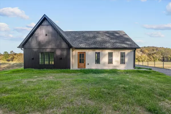 Cumberland City, TN 37050,396 Buckeye Rd