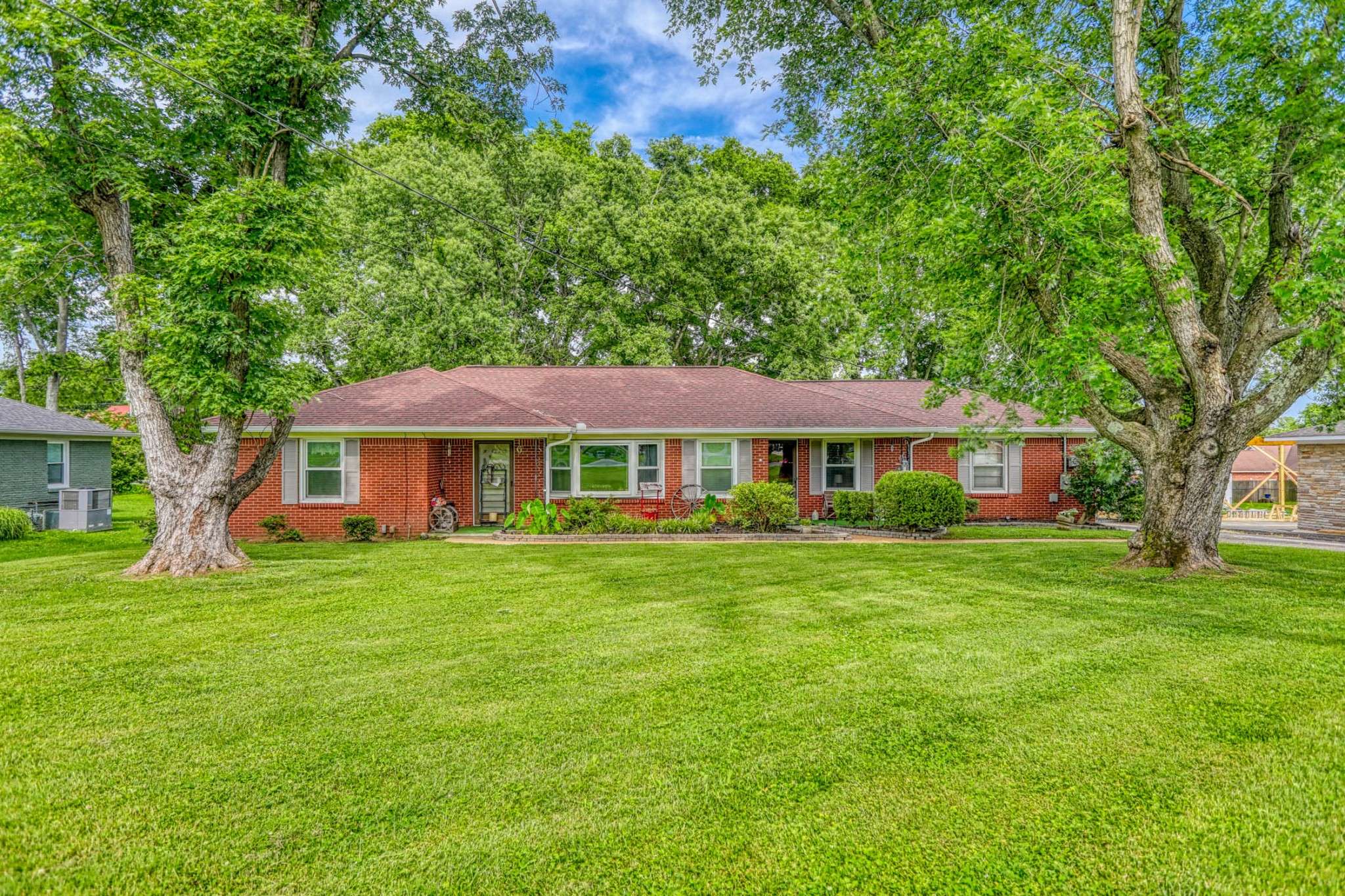 411 Richland Cir, Gallatin, TN 37066