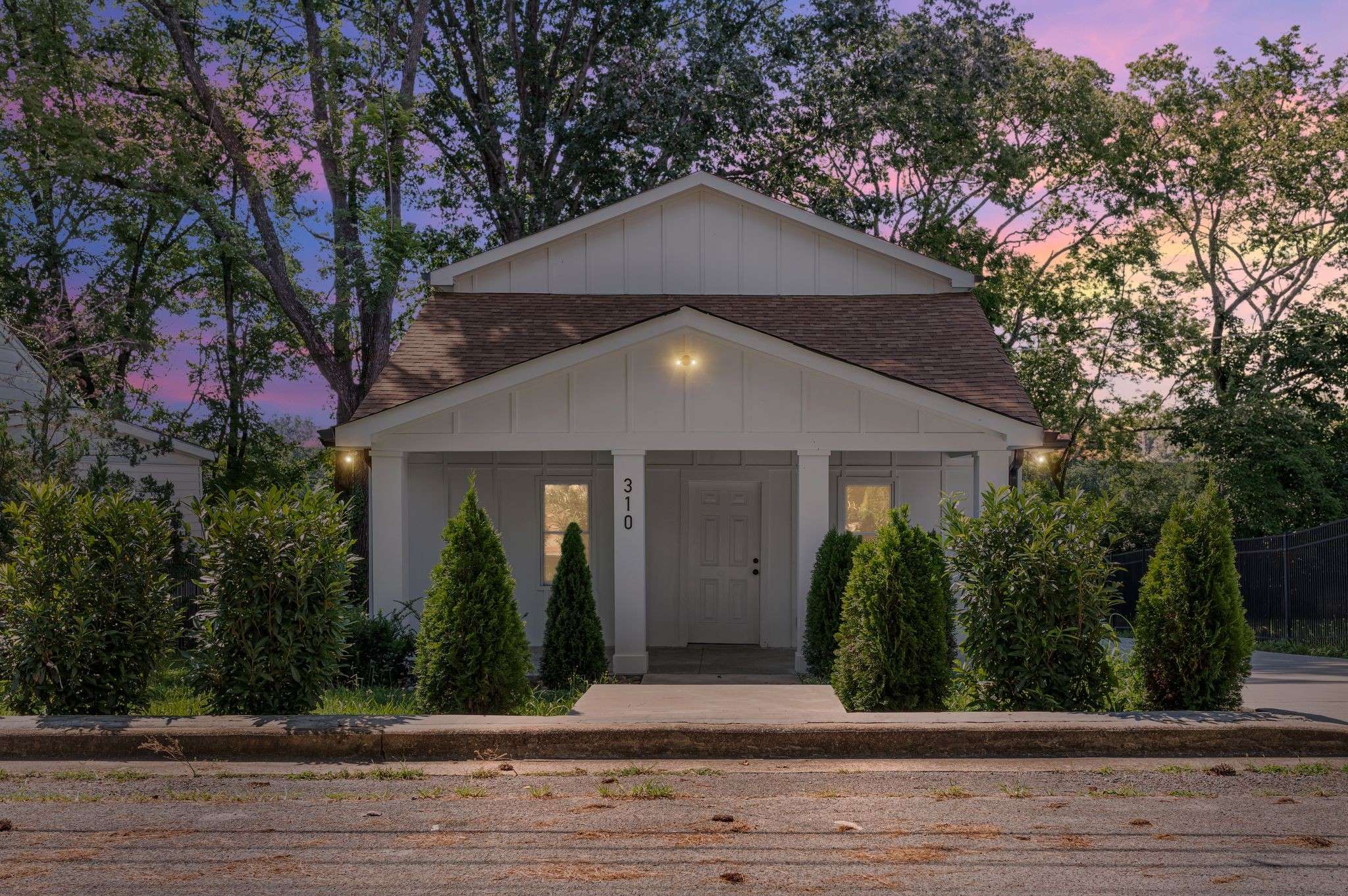 310 E Highland Dr, Columbia, TN 38401