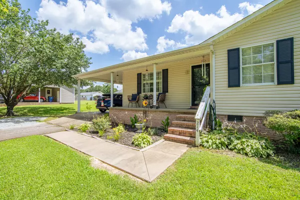 214 Edgewood Dr, Adamsville, TN 38310