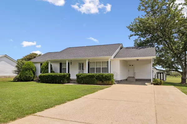 685 Edgefield Dr, Hohenwald, TN 38462