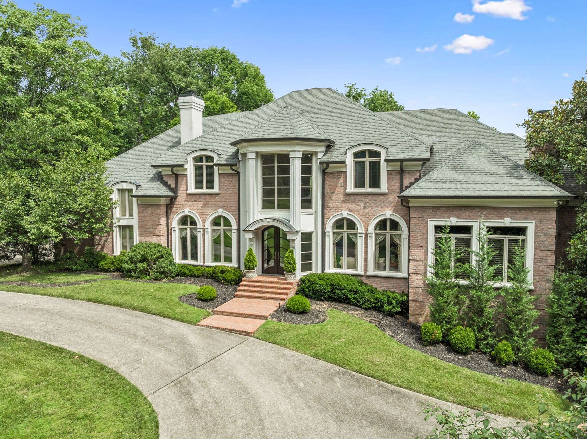 926 Overton Lea Rd, Nashville, TN 37220