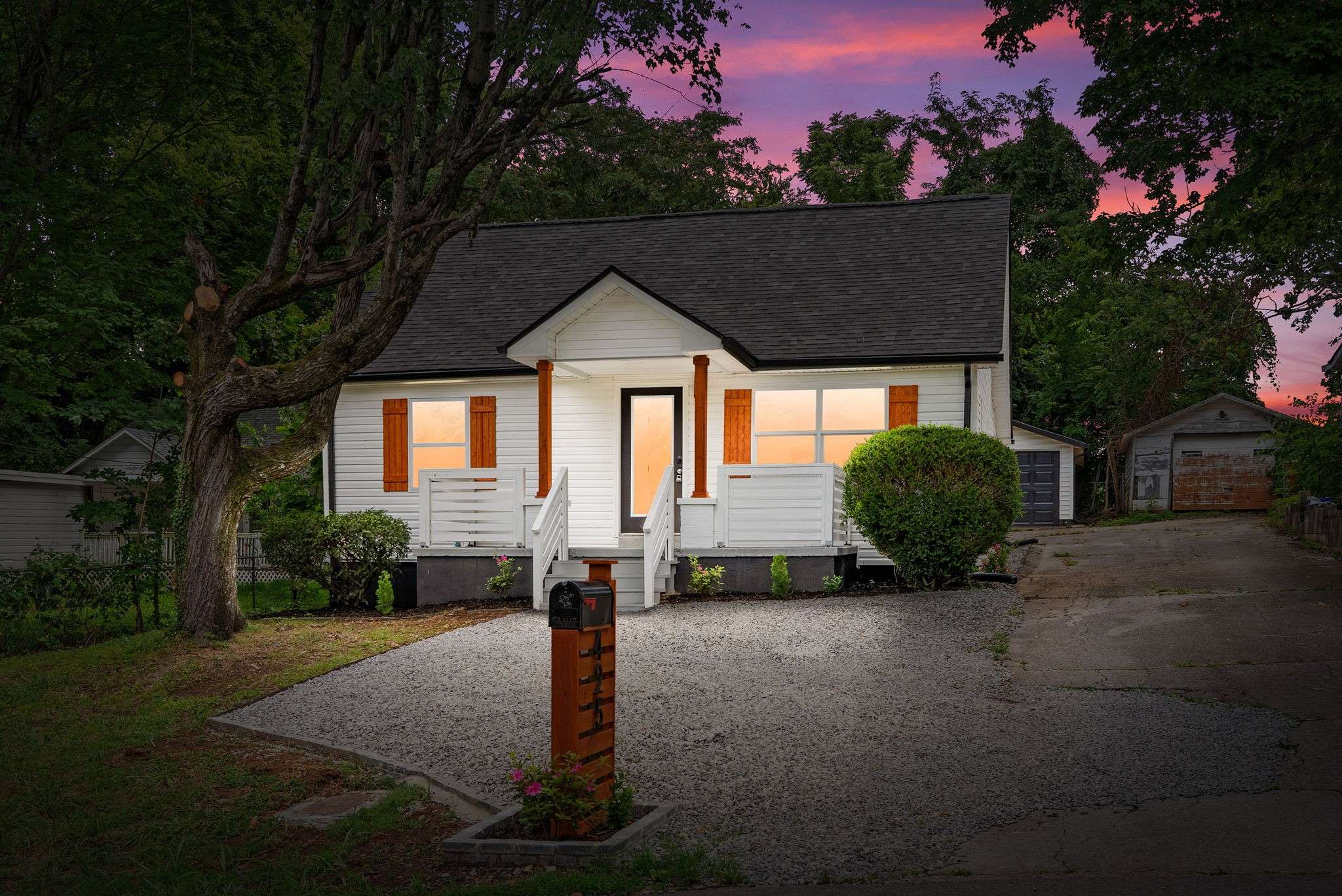 425 Shelby St, Clarksville, TN 37042