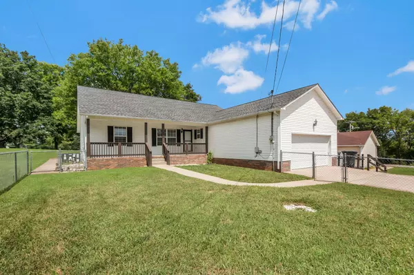 2149 Hollandale Cir, Columbia, TN 38401