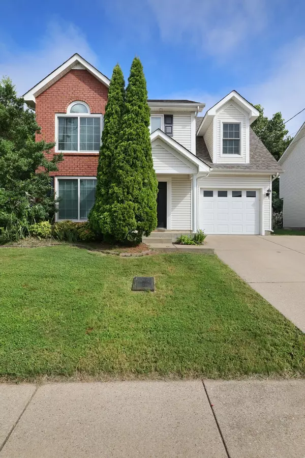 Antioch, TN 37013,8832 Cressent Glen Ct