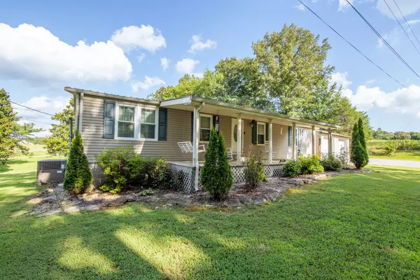 Clifton, TN 38425,3130 Nance Bend Rd
